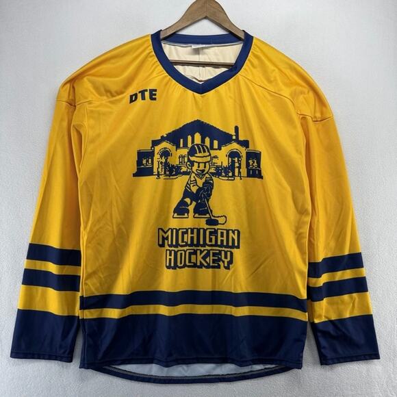 Michigan Hockey Jersey Men's Large Yellow Blue SGA Yost Arena Stadium 2024 Maize - Picture 1 of 8